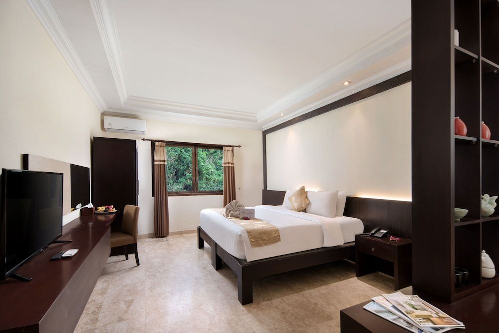 Royal Hotel and Convention Tretes Executive Suite