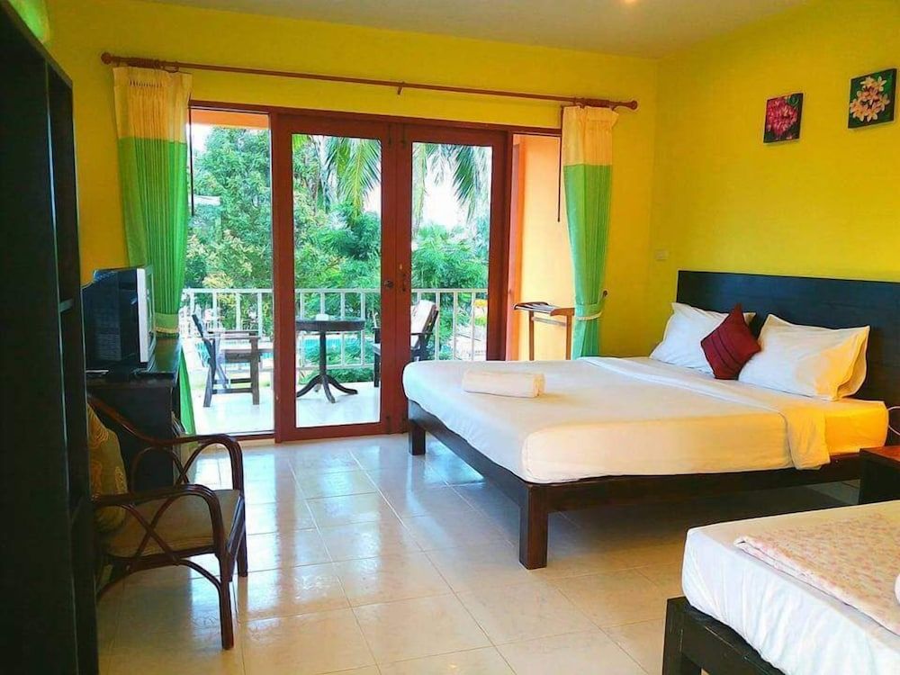 Pranmanee Beach Resort Shared Dormitory 2