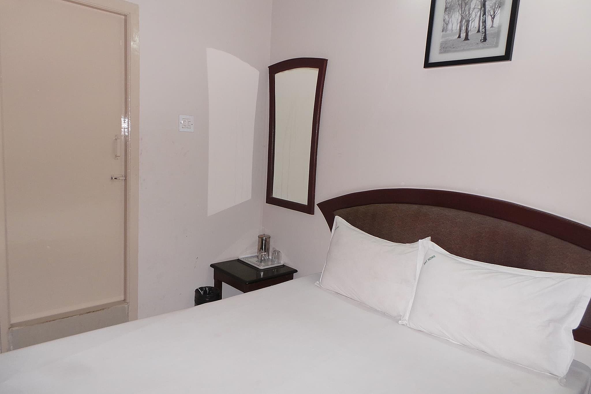 Deluxe Double Bedroom