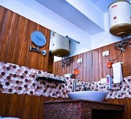 Hermitage Resort Victoria Daisy 3