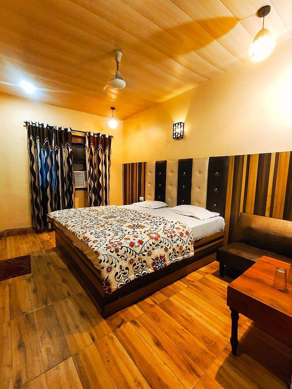 Hotel Revoli Budget Room