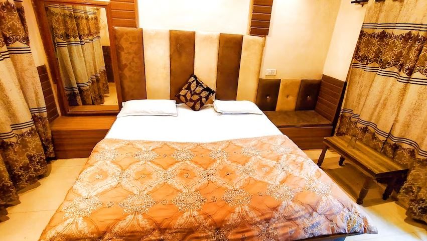 undefined Hotel Revoli 10