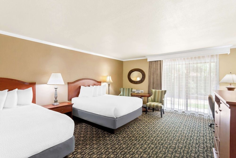 Best Western Miner's Inn Suite, 2 Queen Beds, Non Smoking, Kitchenette (with Sofabed)