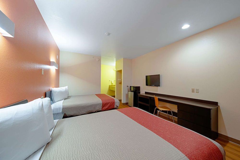 Motel 6 Rhome, TX Standard Room, 2 Queen Beds, Smoking