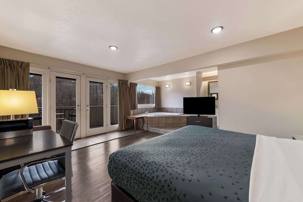 Suite, Multiple Beds, Non Smoking