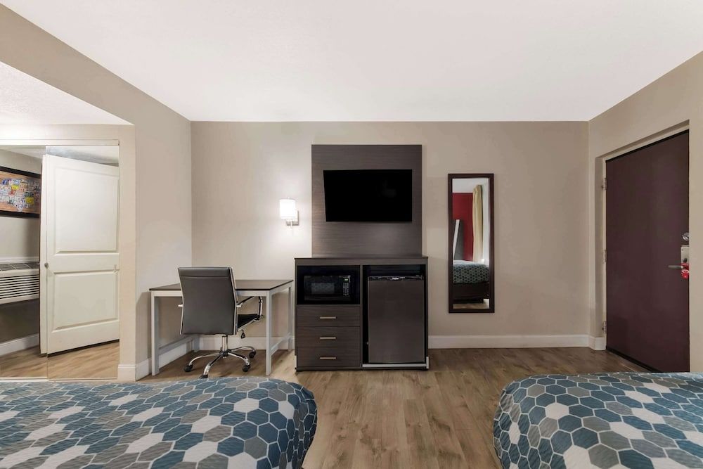 Room, 2 Queen Beds, Accessible, Non Smoking