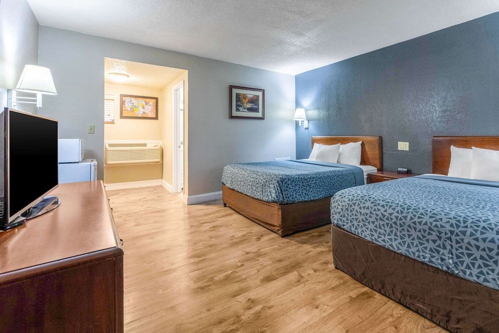 Standard Room, 2 Queen Beds, Patio, River View