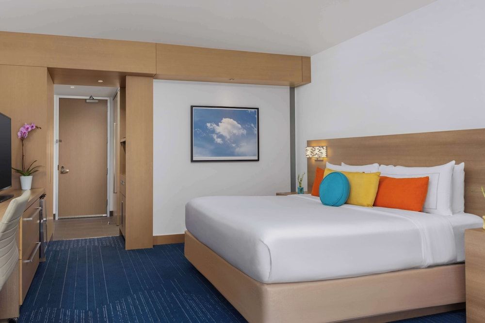 The Art Hotel Denver, Curio Collection by Hilton Room, 1 King Bed 2