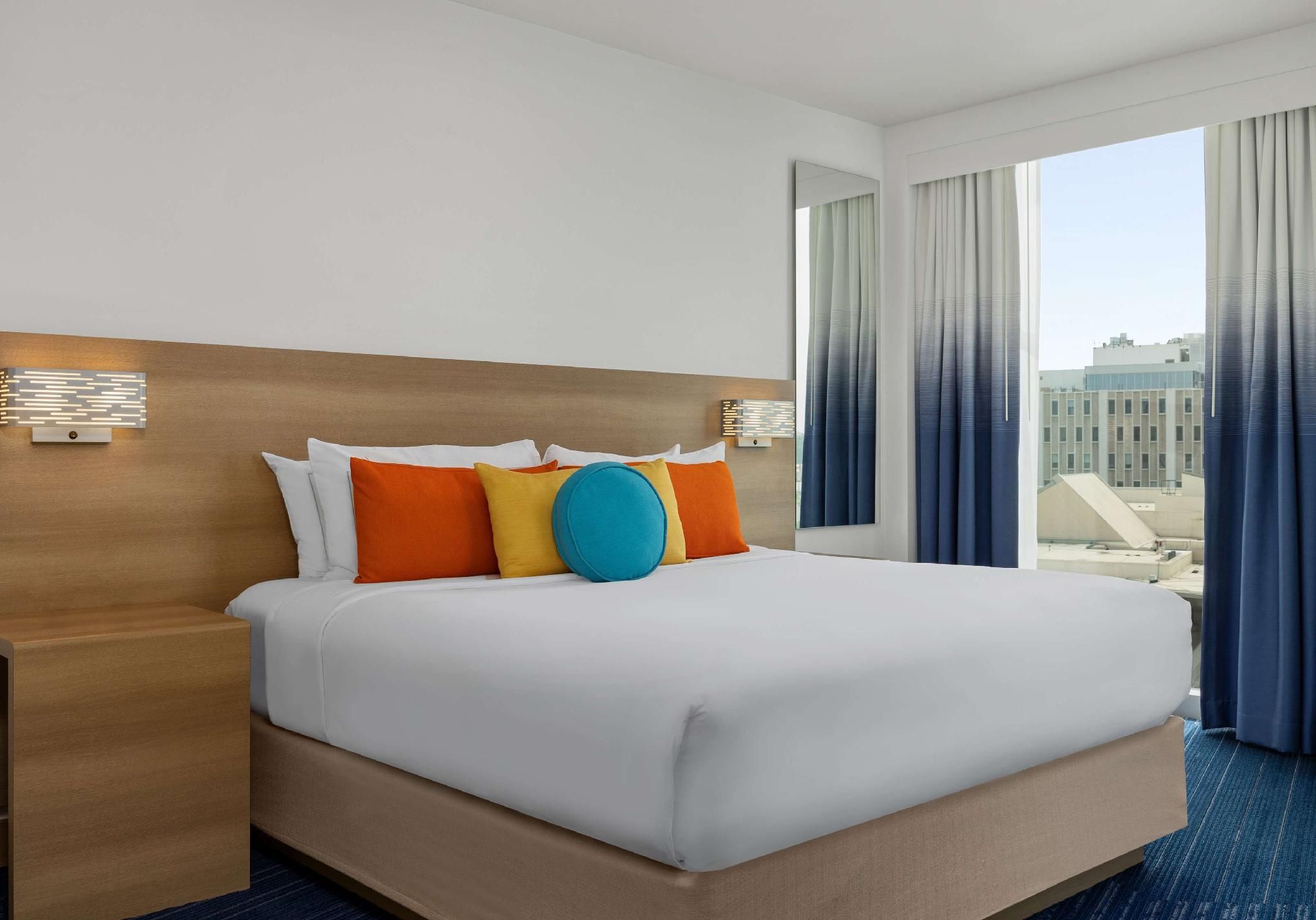 1 KING MOUNTAIN VIEW SUITE