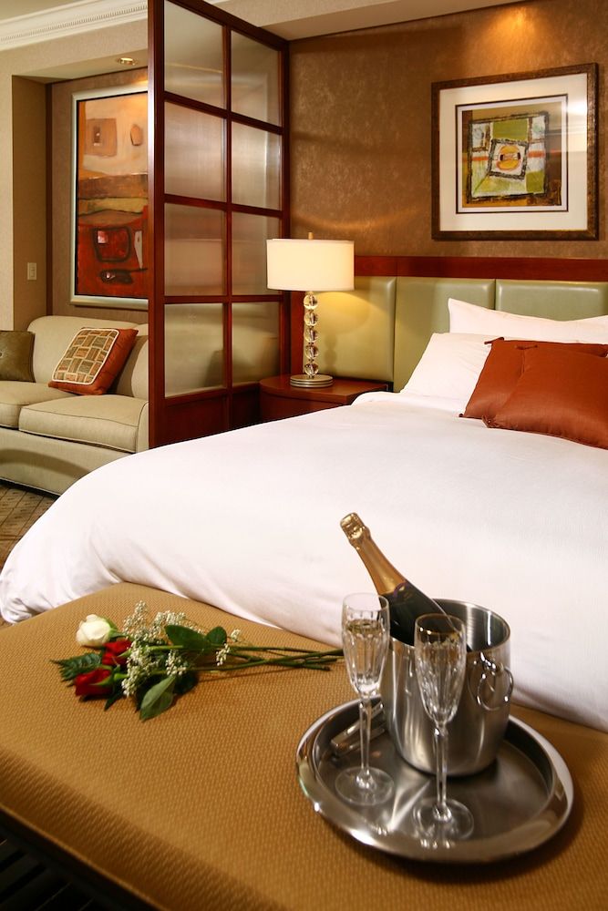Junior Suite, 1 King Bed with Sofa bed, Kitchenette (Vista)