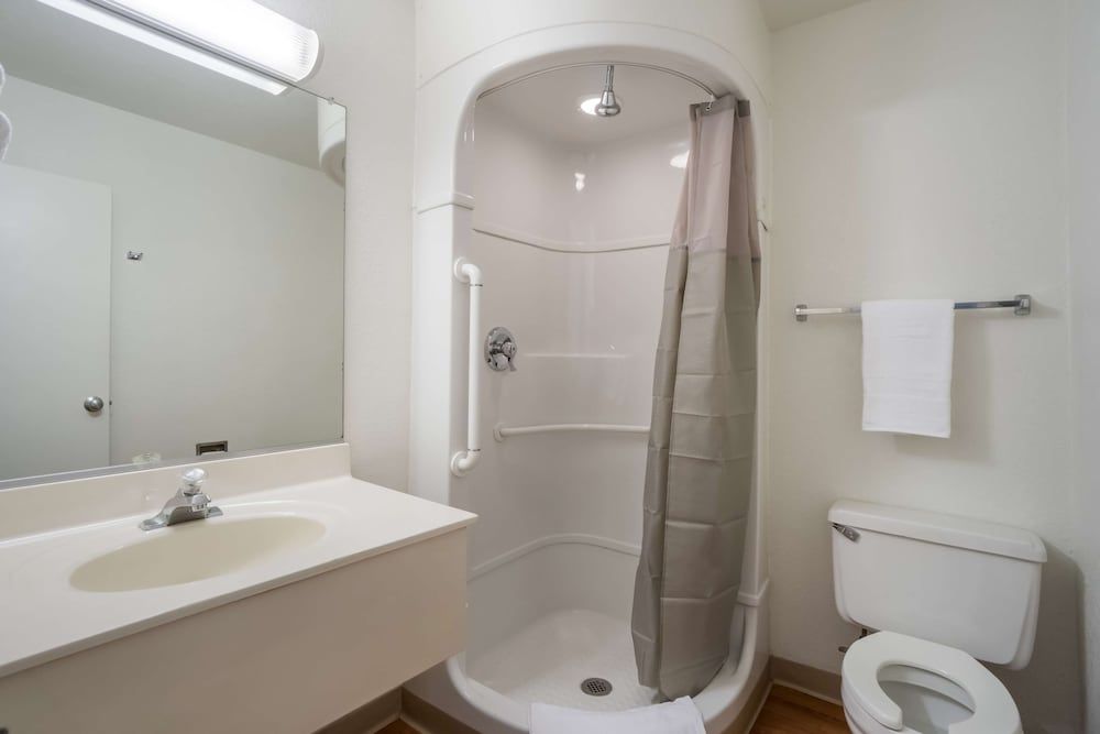 Motel 6 Grand Junction, CO Standard Room, 2 Double Beds, Non Smoking 7