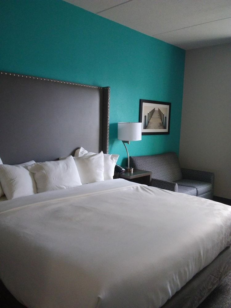 Deluxe Room, 1 King Bed, Non Smoking (Executive Deluxe Room)