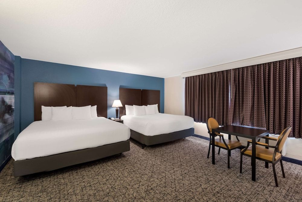 Suite, Multiple Beds, Non Smoking, Refrigerator & Microwave