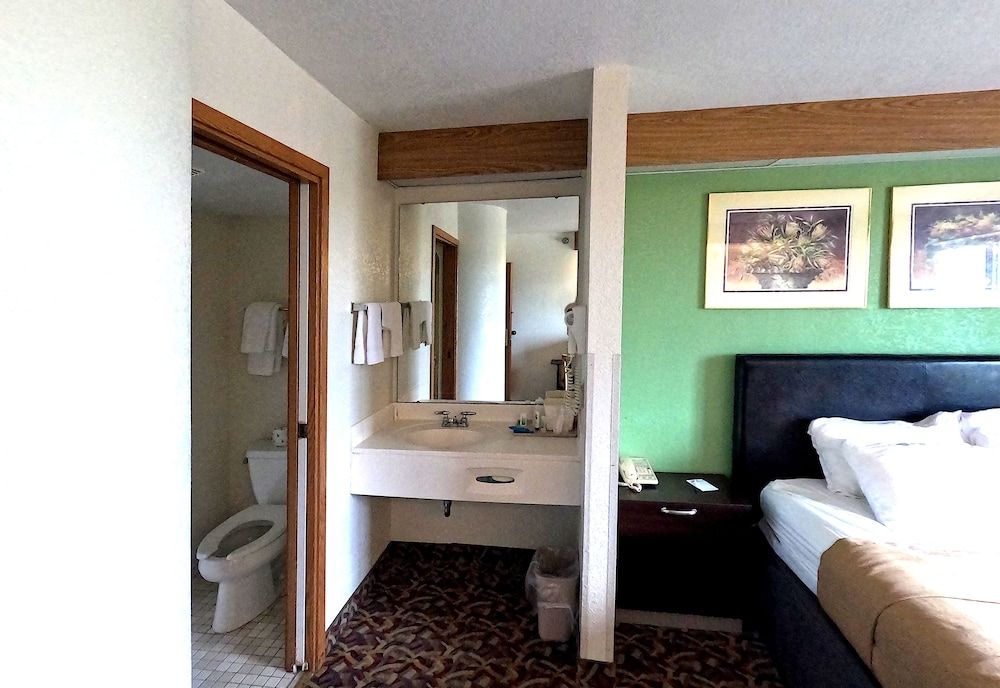 Standard Room, 1 Queen Bed, Non Smoking