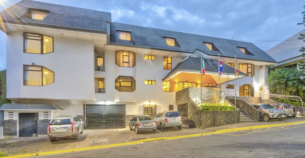 undefined Hotel Residence Inn Suites Cristina 3