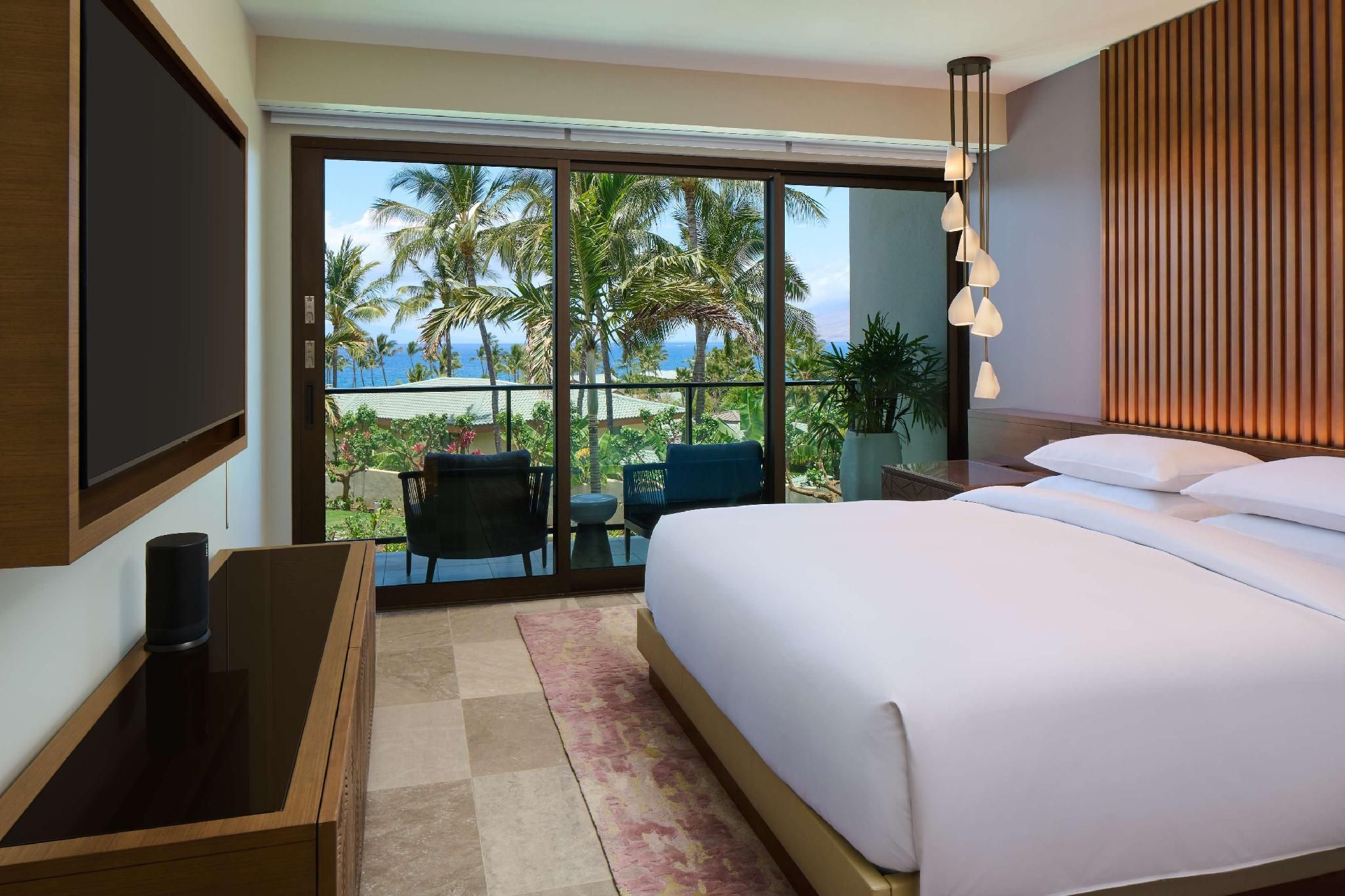 3 Bedroom Ilikai Villa 2 Kings 1 Queen Partial Ocean View With ADA Tub And Shower