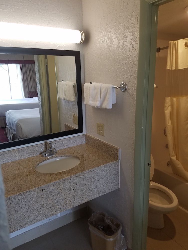 Budgetel Pompano Beach Standard Room, 2 Double Beds, Non Smoking 8