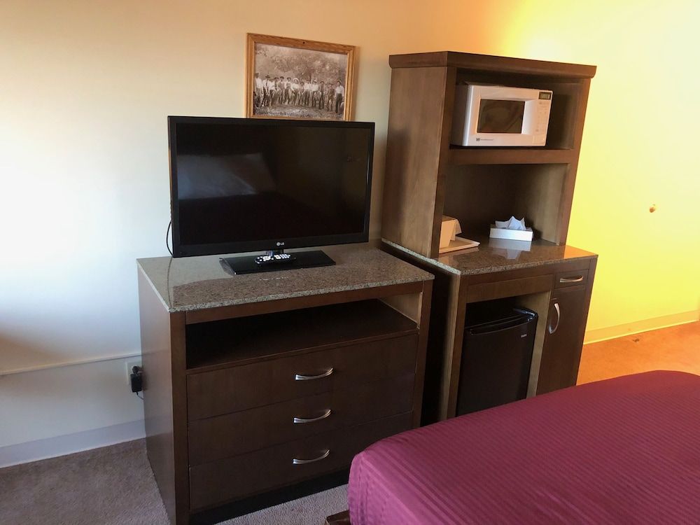 Simple Rewards Inn Shelbina Economy Double Room 3