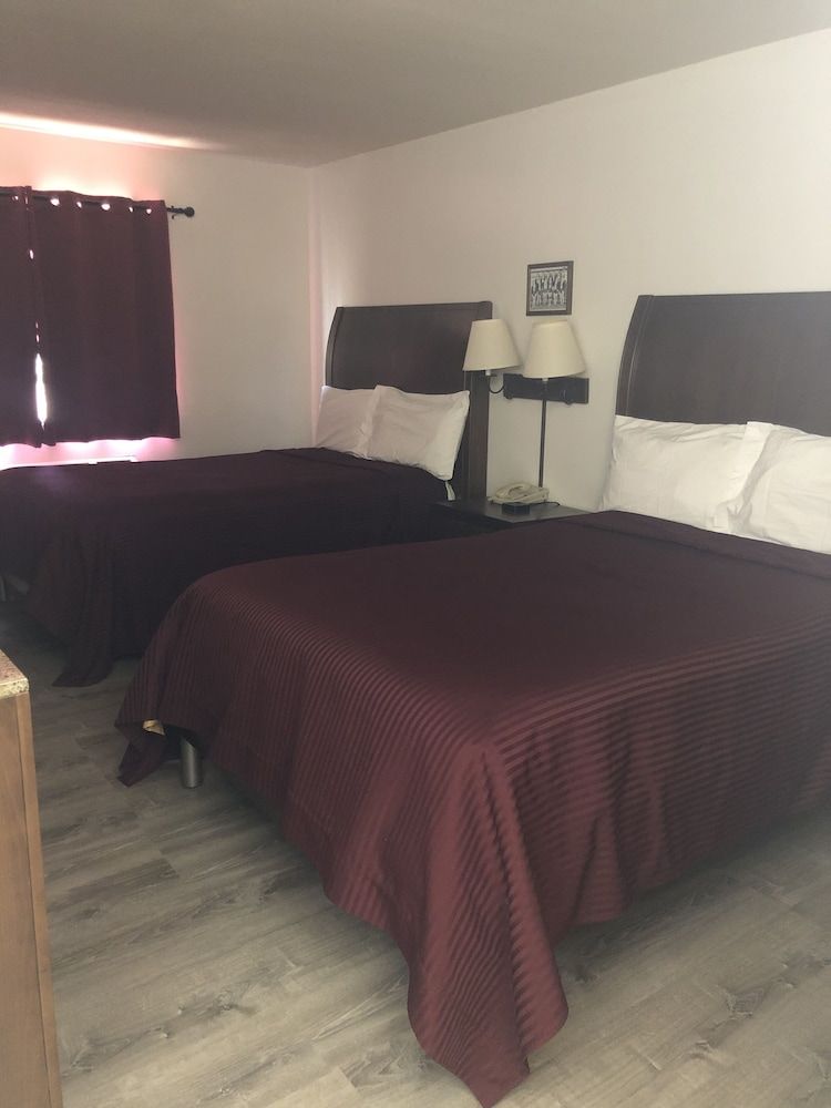 Simple Rewards Inn Shelbina Economy Double Room 2
