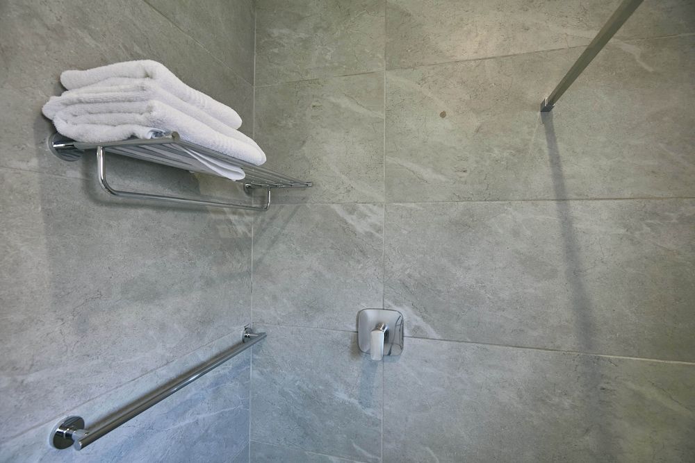 Cresta Jwaneng Deluxe Room, Multiple Beds, Garden View (Deluxe King Room) 17