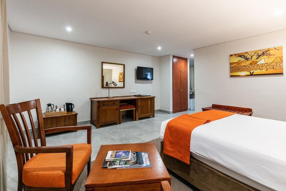 Cresta Jwaneng Standard Room, 1 Double Bed, Garden View (Standard Double Room) 6