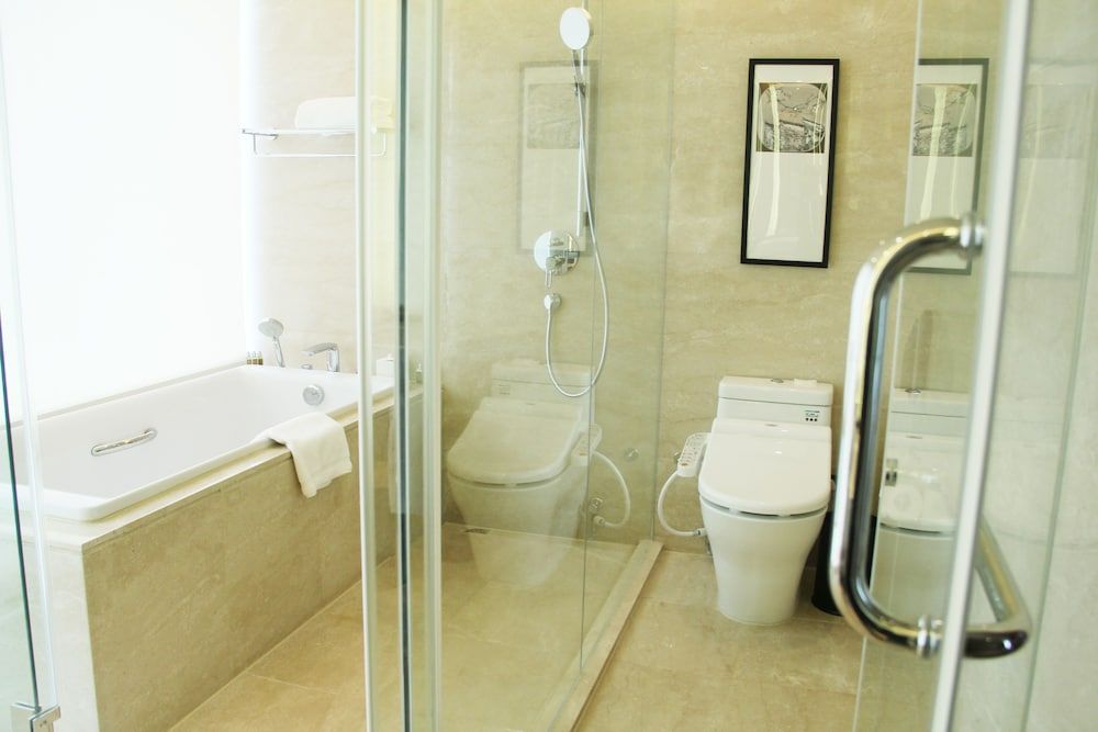 Swiss Grand Nanchang Empress River View Twin Bed Room 4