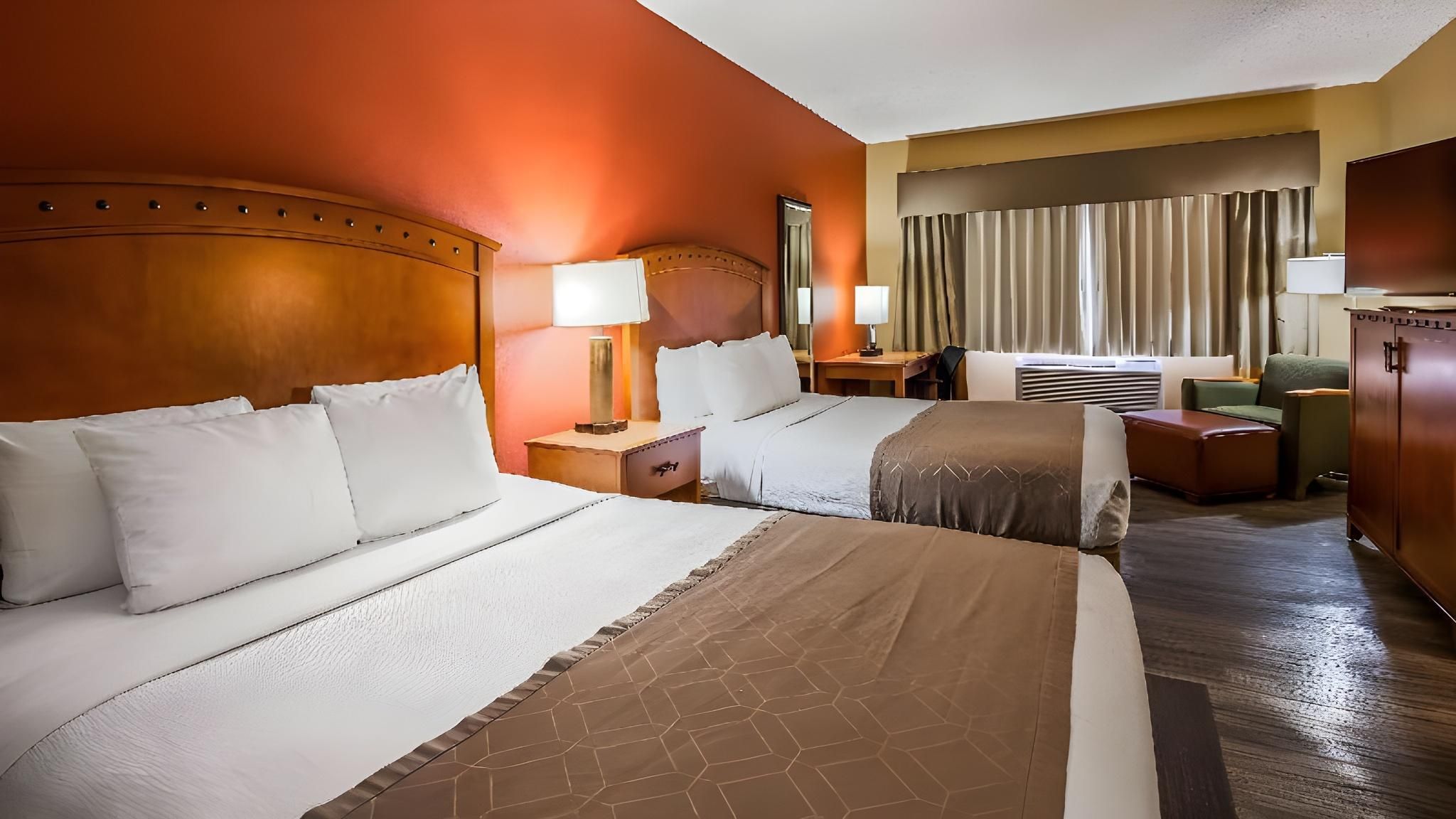 2 Queen Beds, Nonsmoking, Newly Renovated