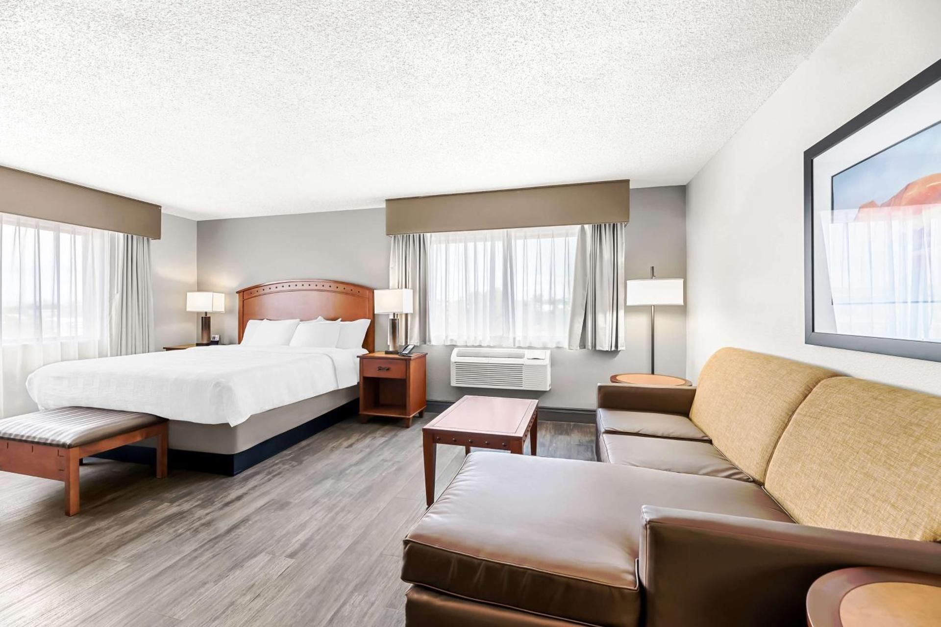 Suite - 2 Queen Beds, Nonsmoking, Oversized Room, Couch