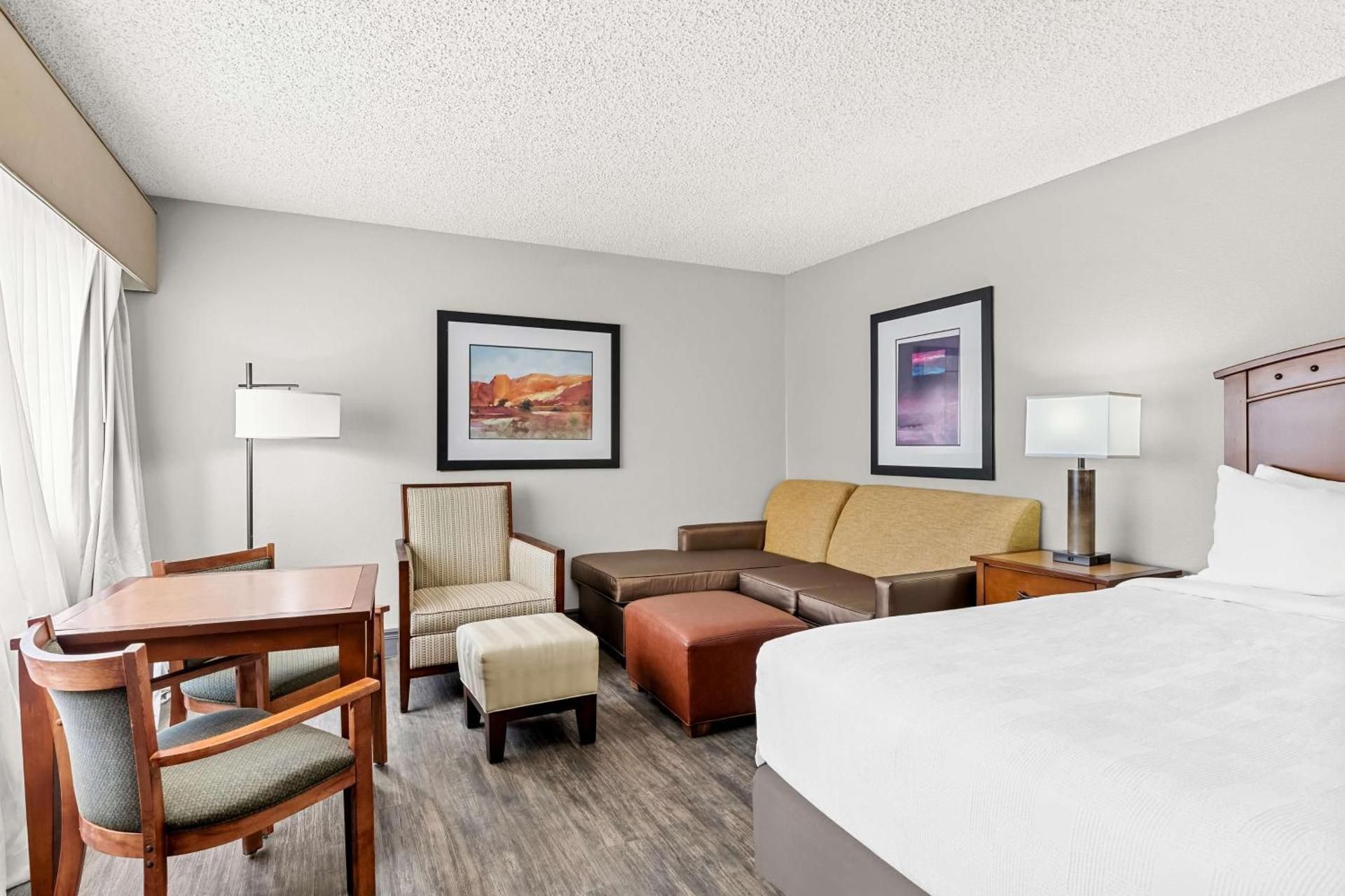 Suite - 2 Queen Beds, Nonsmoking, Queen, Family Suite, Couch