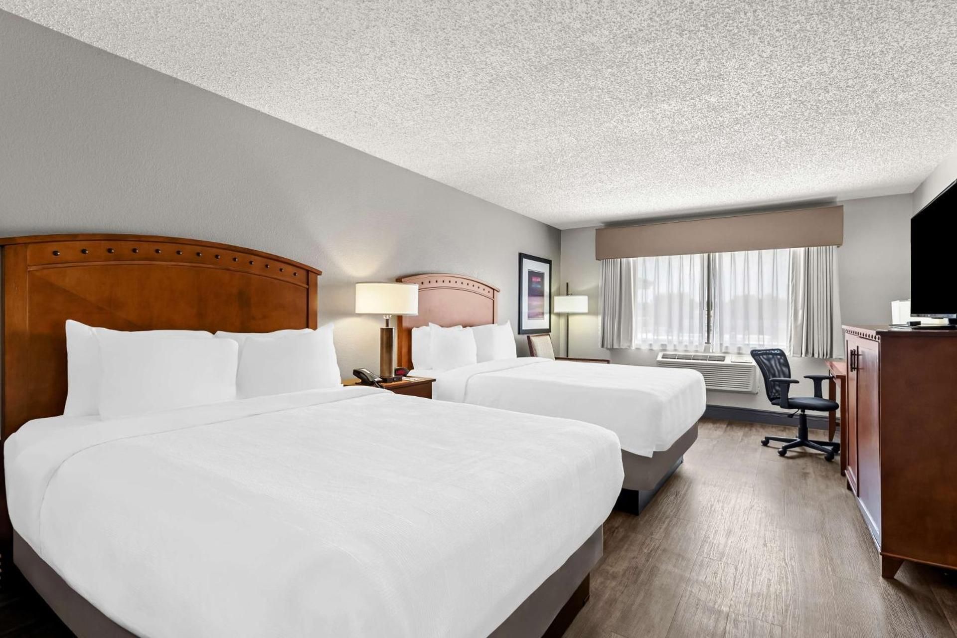 2 Queen Beds, Nonsmoking, Newly Renovated