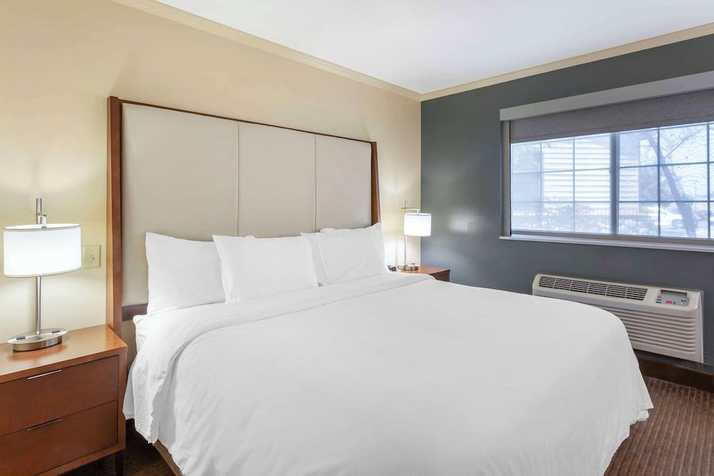 Best Western Plus Cottontree Inn Executive Suite, 1 King Bed, Non Smoking, Jetted Tub