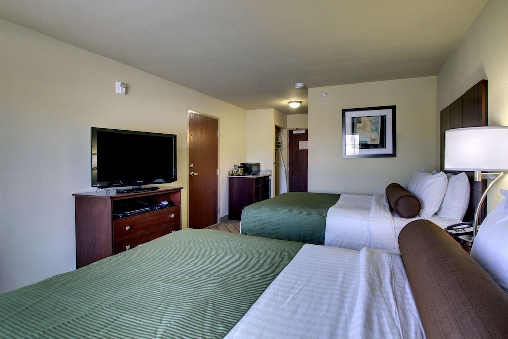 Cobblestone Inn & Suites - Rugby Room, 2 Queen Beds, Non Smoking 2