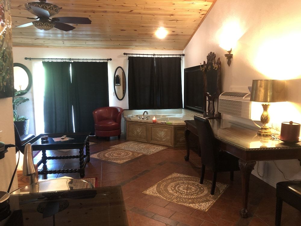 Carriage House West