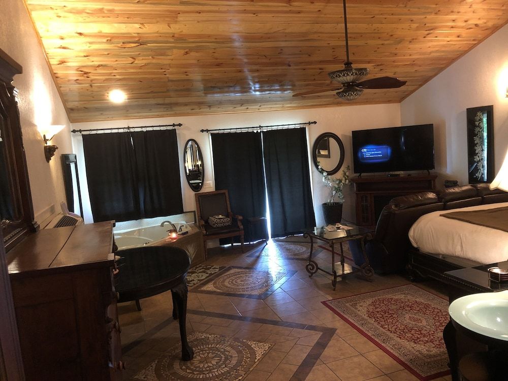 Carriage House East