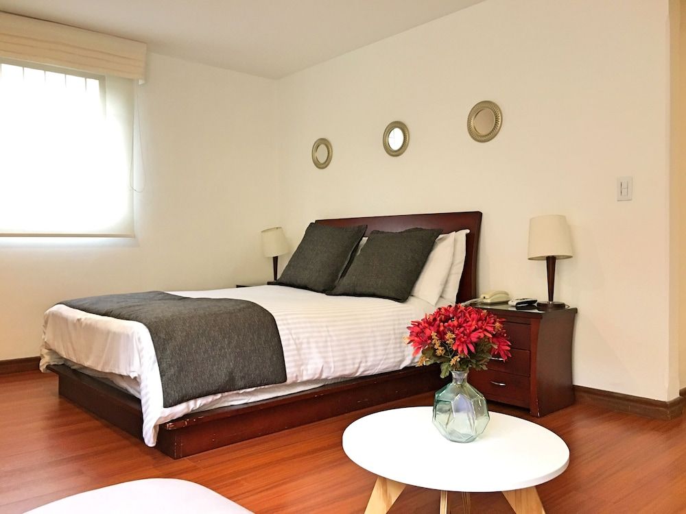 Cora 96 Street Apartments Junior Suite 3