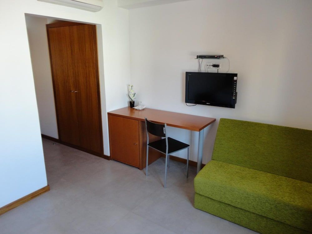 Inn Luanda Economy Triple Room 5