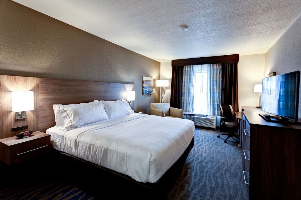 Standard Room, 1 King Bed, Accessible (Communication Accessible)