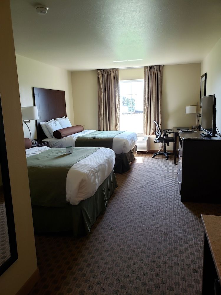 Cobblestone Inn & Suites - Schuyler Room, 2 Queen Beds, Non Smoking 3