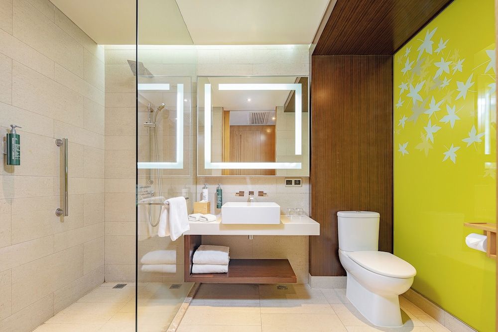 Hilton Garden Inn Shenzhen Bao'an Room, 1 King Bed, City View 5