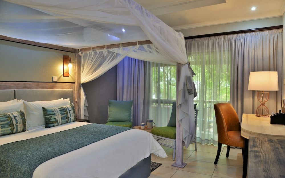 Cresta Mowana Safari Resort & Spa Deluxe Room, 1 Double Bed, Garden View (Deluxe Room) 2