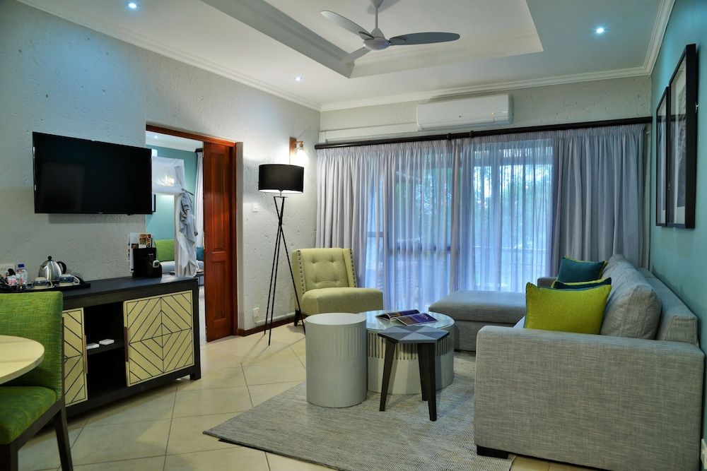 Cresta Mowana Safari Resort & Spa Deluxe Room, 1 Double Bed, Garden View (Deluxe Room) 7