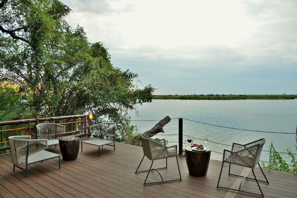 Cresta Mowana Safari Resort & Spa Deluxe Room, 1 Double Bed, Garden View (Deluxe Room) 4