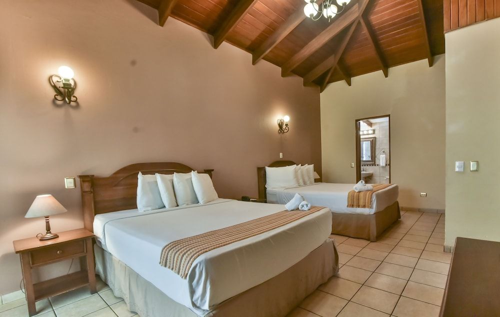 La Riviera Hotel B&B Superior Quadruple Room, 2 Queen Beds 2