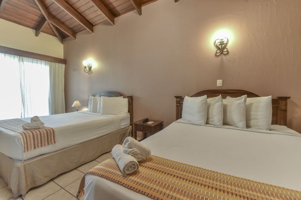 La Riviera Hotel B&B Superior Quadruple Room, 2 Queen Beds 5