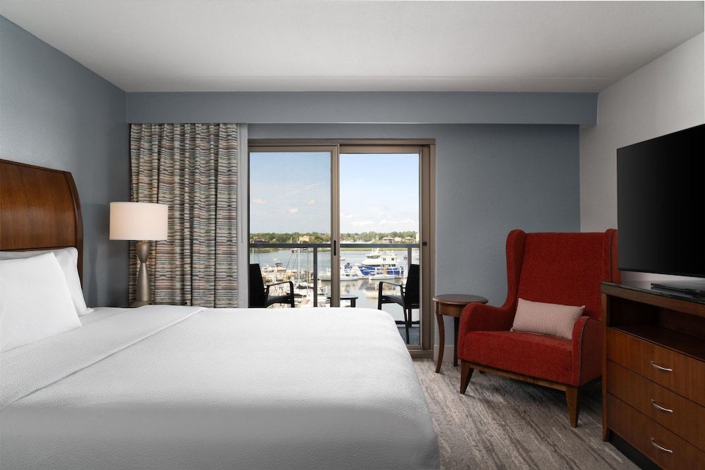 Suite, 1 King Bed with Sofa bed, Balcony
