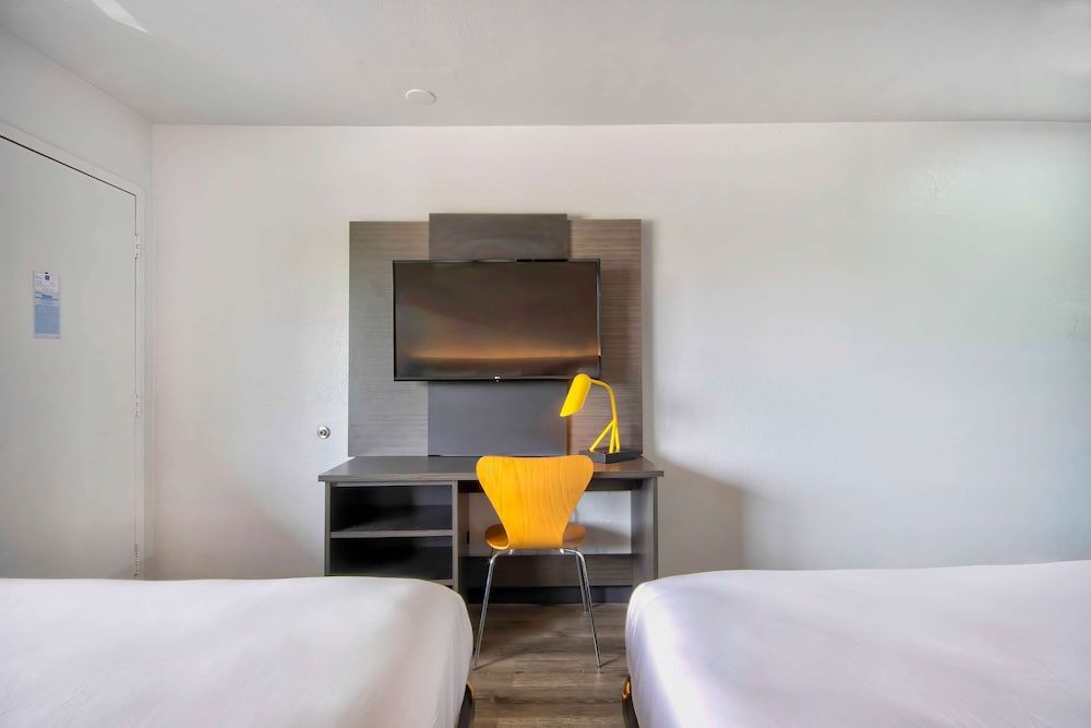 Deluxe Room, 2 Double Beds, Non Smoking, Refrigerator