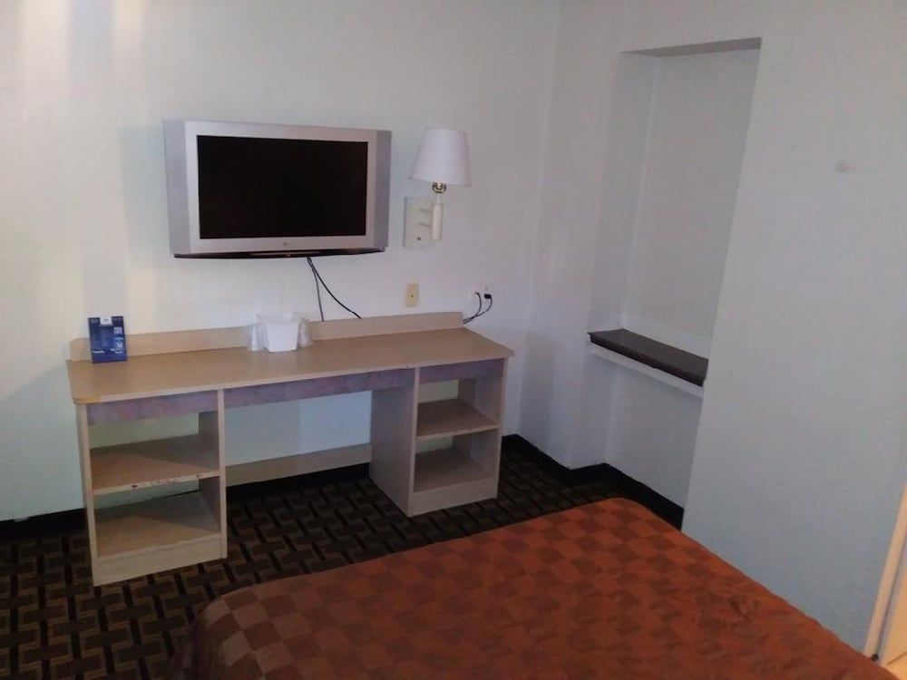 undefined Americas Best Value Inn Amarillo Airport 10