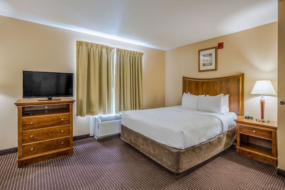 Suite, 1 Queen Bed, Non Smoking