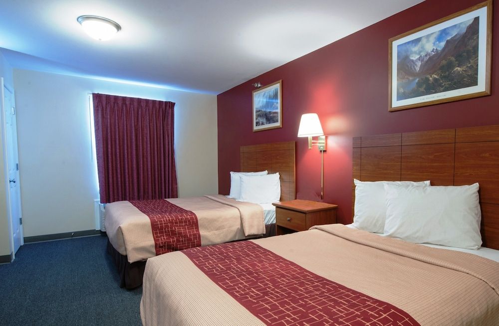 Red Roof Inn & Suites Dickinson Suite, 2 Double Beds, Accessible, Non Smoking (Kitchen, Roll-In Shower)