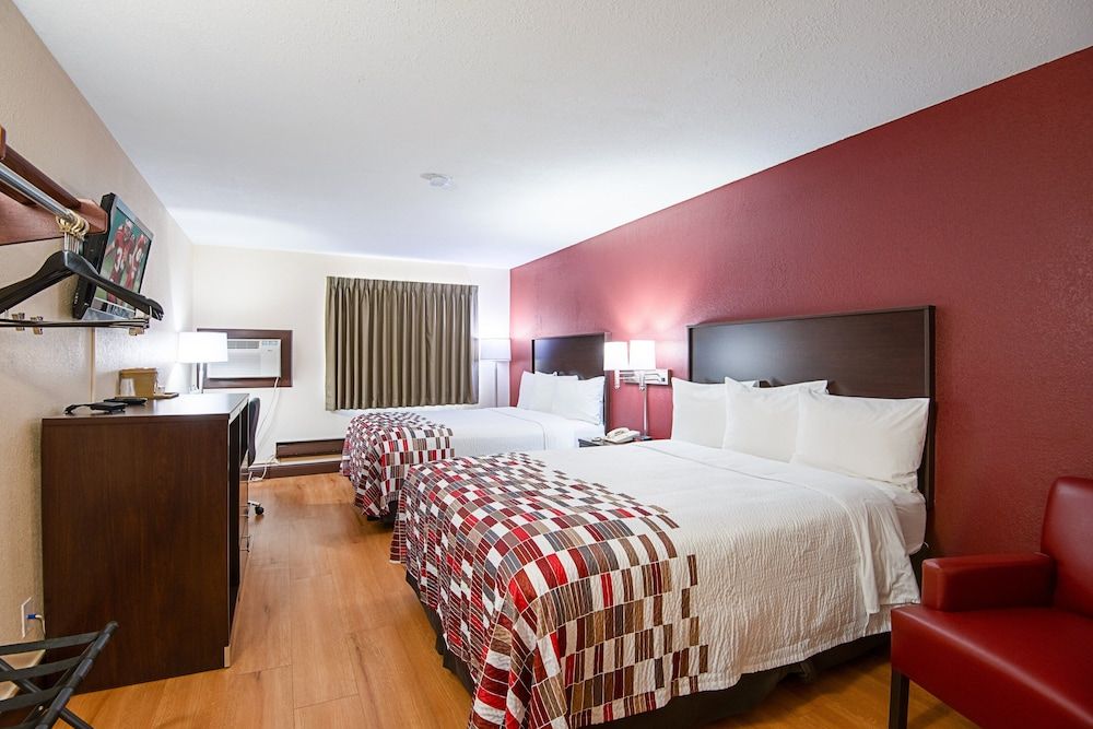 Deluxe Room, 2 Queen Beds (Smoke Free)